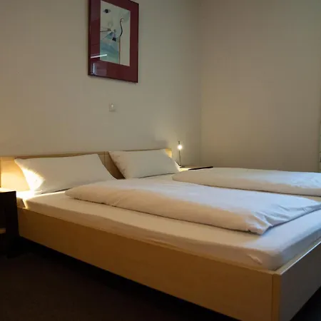 Gaestehaus Roming شقة *