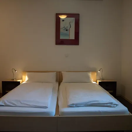 Gaestehaus Roming * Moosach