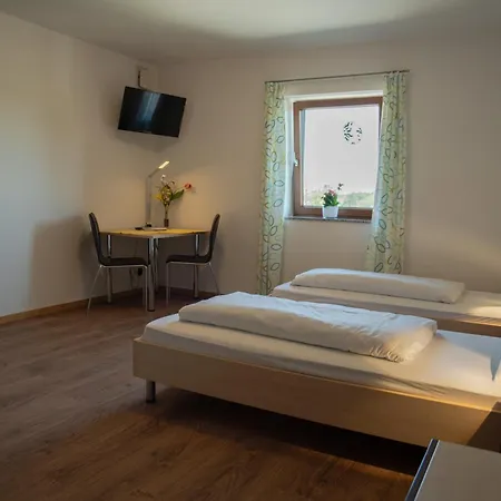 Gaestehaus Roming Moosach