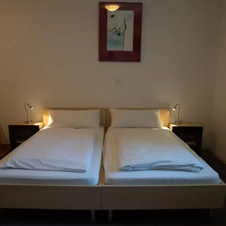 Gaestehaus Roming * Moosach