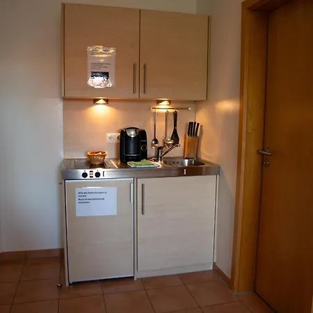 Gaestehaus Roming * Moosach